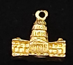 Vintage United States Capitol Building Pendant US American Gold Tone