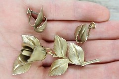 VINTAGE GIOVANNI GOLD ROSE BROOCH EARRINGS SIGNED RETRO JEWELRY