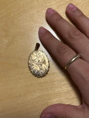 9k gold locket