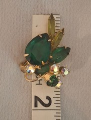 Vintage Mid Century Emerald Green Rhinstone Clip On Earrings Floral Cluster D&E