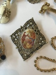 19 -Piece Lot Of Beautiful Costume Jewelry Brooches,Necklace, Earrings QVC/OTHER