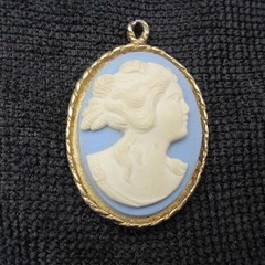 Vintage Cameo Pendant Lady On Blue Background Resin Gold Tone Frame