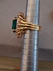 14K gold plated Lind Cubic Zirconia halo green stone vintage ring. SZ 4.5