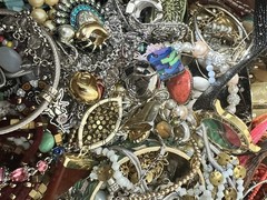 Vintage To Now Junk Drawer Jewelry Lot Unsearched Untested 15 Pounds – AM1
