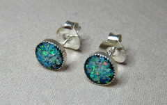 VINTAGE AUSTRALIAN OPALS SET IN STERLING SILVER PIERCED STUD EARRINGS 4111