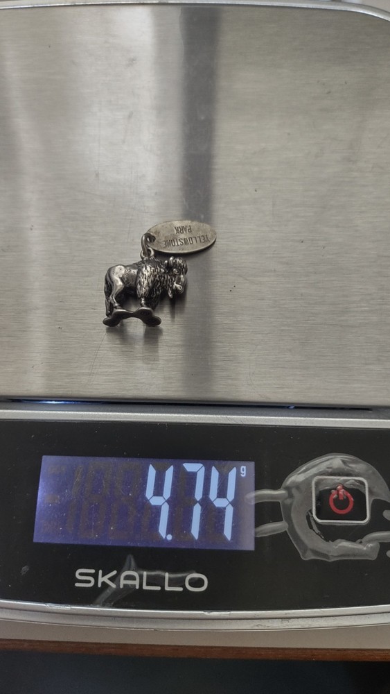 Vintage 1984 Sterling Silver 4g Bison Buffalo Yellowstone Park Charm Pendant