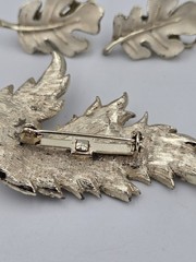 Vintage Brooch Earrings Clip-on Set White Enamel Silver Tone Leaf