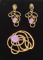 Vintage AVON 1992 Golden Web Purple Cabochon Pin/Brooch & Earrings Set-Excellent