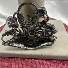 Vtg Thelma Deutsch Basket full of flowers brooch. See pics.
