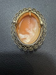 DANECRAFT Vtg 12K GOLD FILLED SHELL CARVED CAMEO PIN PENDANT