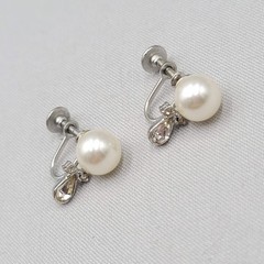 Vintage Faux Pearl Clear Rhinestone Clip on Earrings Silver tone Screw Back 3/4″