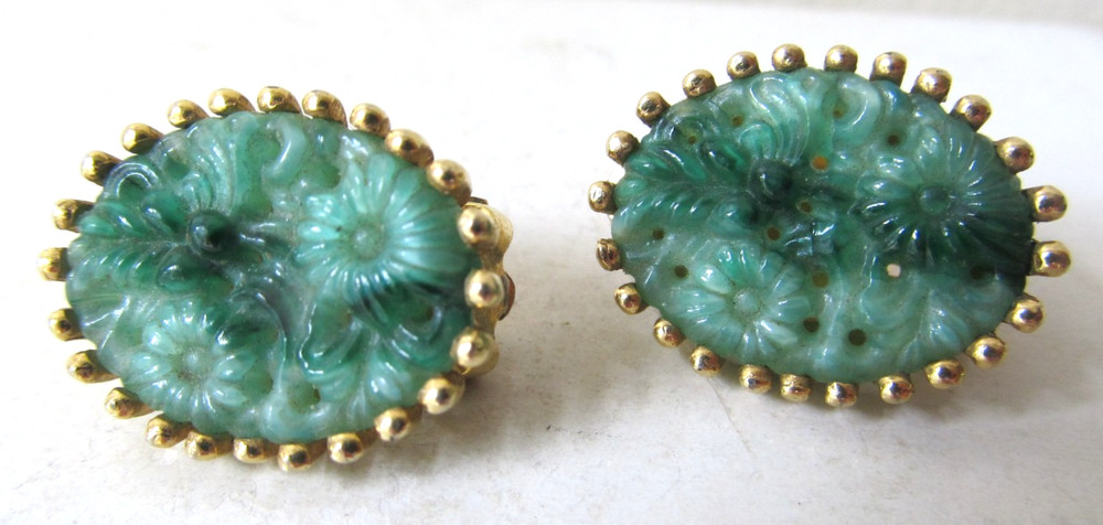 Vintage Jomaz Peking Glass Faux Green Jade Clip On Earrings Gold Tone