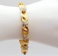 Crown Trifari April Birthday Series Ribbon Flower Clear Rhinestone Link Bracelet