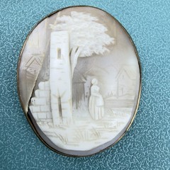 Antique VICTORIAN Carved Scenic Rebecca At The Well Shell CAMEO Brass Brooch Pin