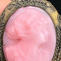 Vintage Cameo Brooch Gold Tone Pink READ