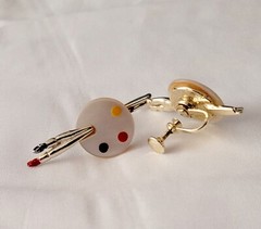 Vintage Gold Tone Screw Back Painters Palet Artist Earrings No Holes Needed
