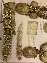 Verified Juliana D&E Book piece art glass full pature neck earring brooch brac