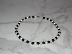 Vintage 14k clasp Yellow Gold Onyx & Cultured Pearl Beaded Strand Necklace 18″