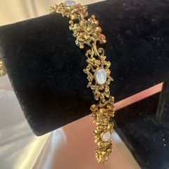 Vtg Signed Florenza Victorian Revival Gold Tone Opaline Glass Moonstone Bracelet