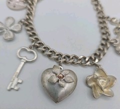 Vintage Silver Tone Chunky Charm Bracelet Heart Key Clover 8″ Cross Love Luck