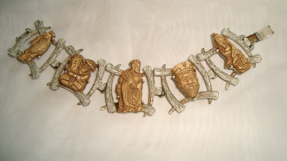 Vintage Unsigned Colco Chinese gods of Fortune Bracelet ~Excellent