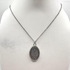 Vintage 90s Silver-Tone Geometric Oval Pendant Necklace Boho Etched Jewelry