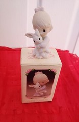 Vintage 1982 Jonathan & David ENESCO JESUS LOVES ME Porcelain Figurine RARE