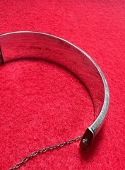 Vintage British English JS 925 Sterling SILVER Hand Chased Bangle Bracelet 7″