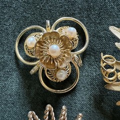 14 Vintage Flower Brooch Lot W/ Enameled Moonglow Sunflower Orchid Lisner Pavé