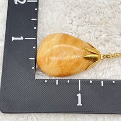 Vintage Honey Agate Necklace Teardrop PendantGold Tone Leaf Cap 28″