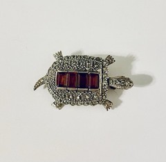 Vintage Signed Sterling Silver 925 TURTLE Red Stones Brooch Pin Fine Jewelry