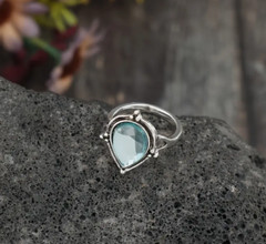Vintage Inspired Silver Plated Ring Waterish Blue Green Gemstone Water Drop Sz9