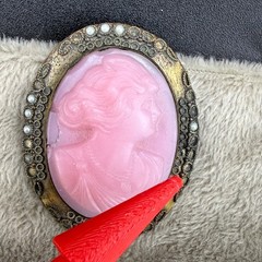 Vintage Cameo Brooch Gold Tone Pink READ