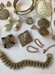 19 -Piece Lot Of Beautiful Costume Jewelry Brooches,Necklace, Earrings QVC/OTHER