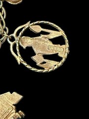 Vintage Florenza Signed Dutch Holland Gold Tone Charm Designer Bracelet!