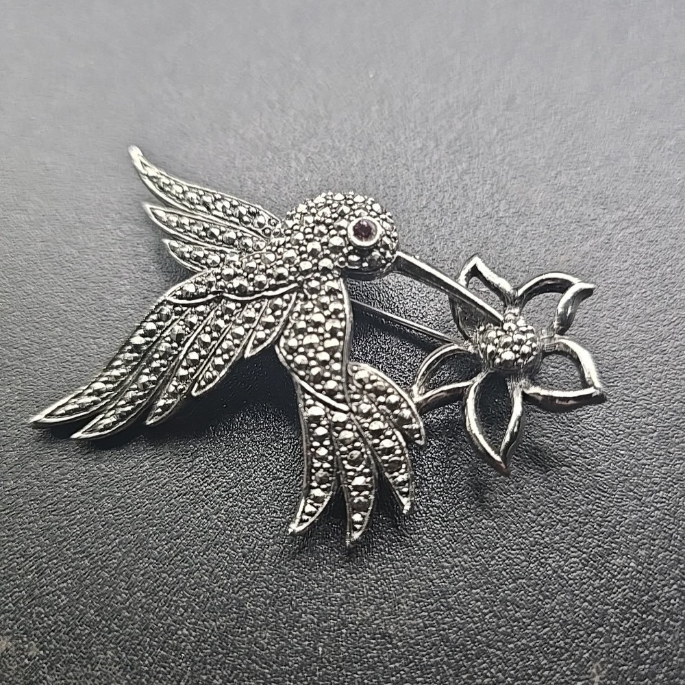 Avon Hummingbird Brooch Silvertone Metal Pin Marcasites Vtg 2.5″ Bird