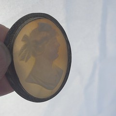 Vintage Cameo Brooch READ