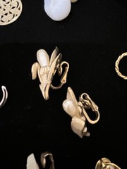 20 Pair Vintage Clip On EarRings Various Styles Colors Materials As Pictured 01