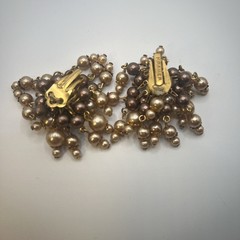 VTG Signed KRAMER NY Gold Tone FLOWER Simulated Glass Pearl Clip On Earrings