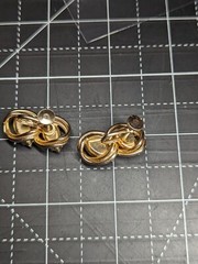 Screw On Earrings Unsigned – Black Stones Set – 1960s Style USA Seller