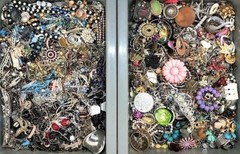 20 HUGE POUNDS Jewelry Lot Vintage Mod Junk Craft Good Wear Resell MIXED TANGLED
