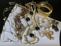 Vtg Gold Tone Fashion Jewelry Lot of 10 pieces Runway Statement