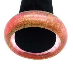 Gold Glitter Red Streaks Clear Lucite Bangle Bracelet