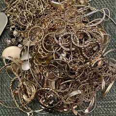 ⚜️ 2 LB Tangled Jewelry Treasure Lot ⚜️ Gold Tone Chains | Unsearched