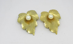 Vtg Sarah Coventry Leaves & Pearl Brooch Earring 4 Brooches 1 set clip earrings