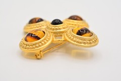 Danecraft Vintage Maltese Cross Cabochon Pin Brooch Brushed Gold Signed BinA18