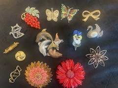 Vintage Brooch Pin Lot 14 Total See Photos For Additional Information