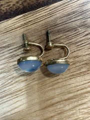 VINTAGE DECO gold Filled W / OVAL BLUE MOONSTONE CABOCHONS SCREWBACK EARRINGS