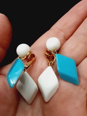 Trifari Earrings Blue White Gold Tone Clip On Very Light Diamond Shape