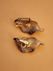 Vintage TRIFARI Signed Gold Tone White Enamel Leaf Clip on Earrings FREE $HIP!!